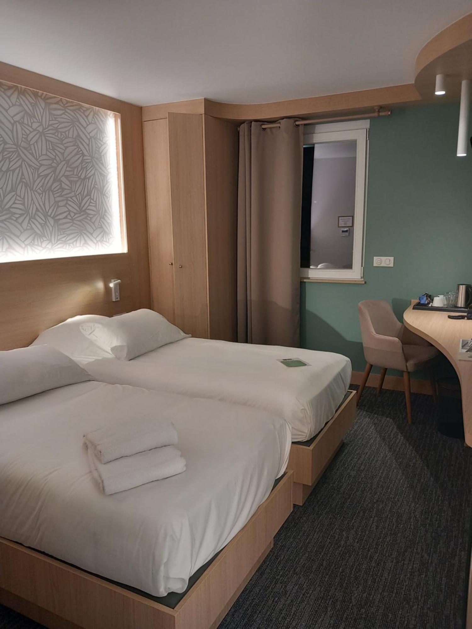 Hotel Aster Restaurant Aux Arcades 브리에 외부 사진