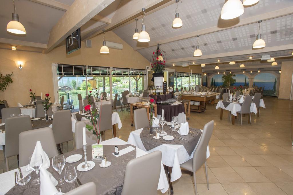 Hotel Aster Restaurant Aux Arcades 브리에 외부 사진