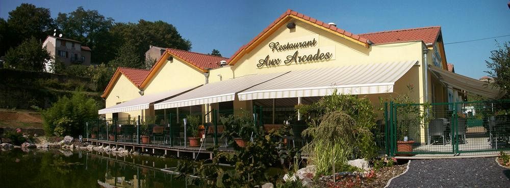 Hotel Aster Restaurant Aux Arcades 브리에 외부 사진